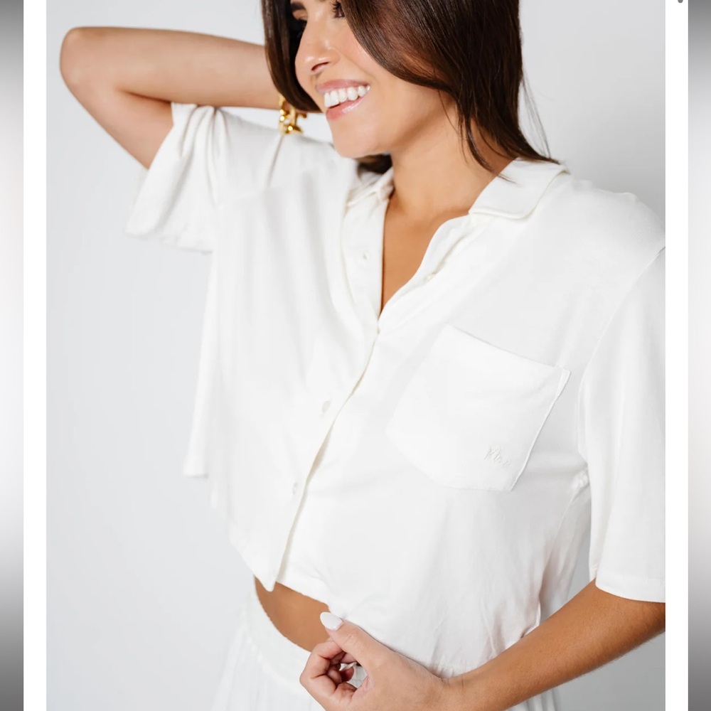 Women’s Monuit White Sleep Button-Up Top